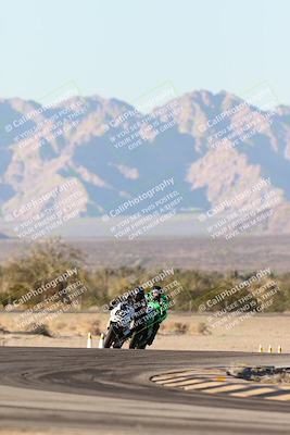 media/Dec-07-2025-CVMA (Sun) [[3e7d2de5dc]]/Race 18-Formula Twins-Formula 40 UL/